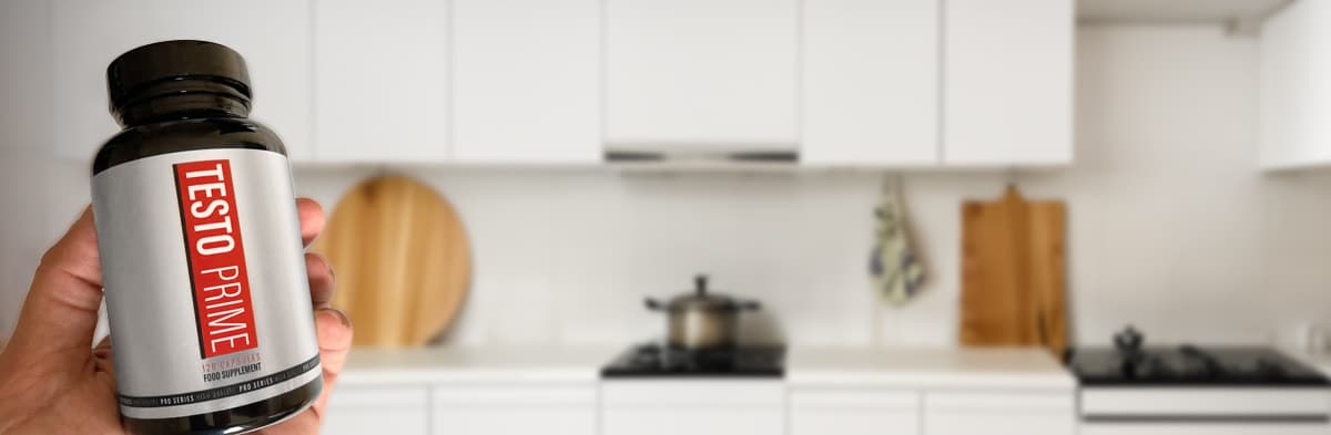 testoprime dans une main