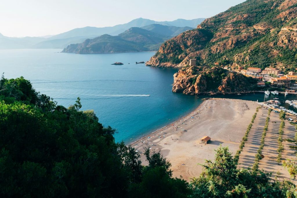 vue mer et montagne à Piana en Corse du nord